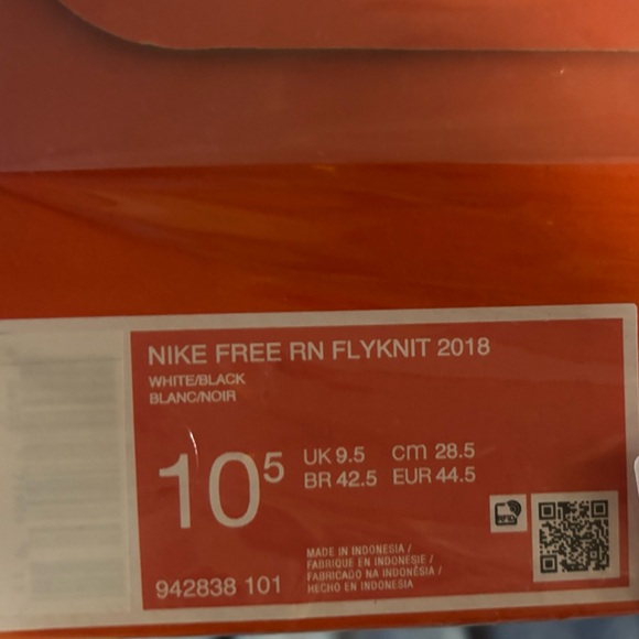 Nike Free RN Flyknit 2018 Sneakers Oreo White Black 942838-101 Mens Size - Picture 9 of 11